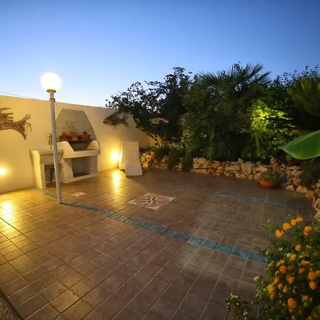 Holiday San Gregorio Semesterbostad